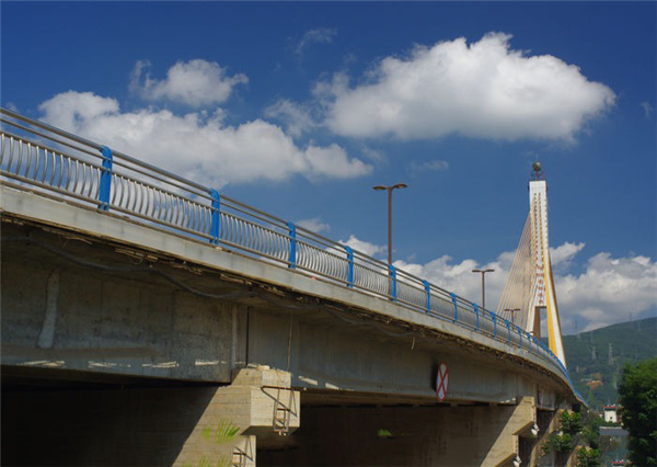 巴彦淖尔304不锈钢桥梁护栏：安全、耐用与美观的完美结合