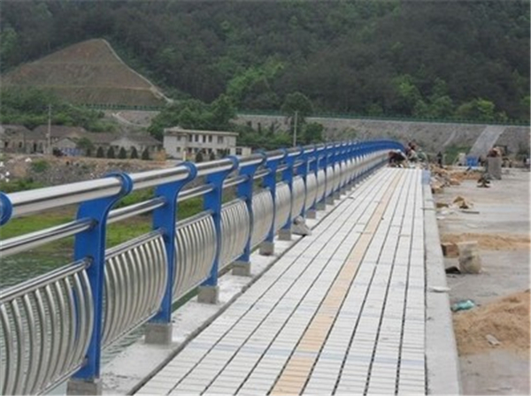 巴彦淖尔不锈钢桥梁护栏是一种什么材质的护栏